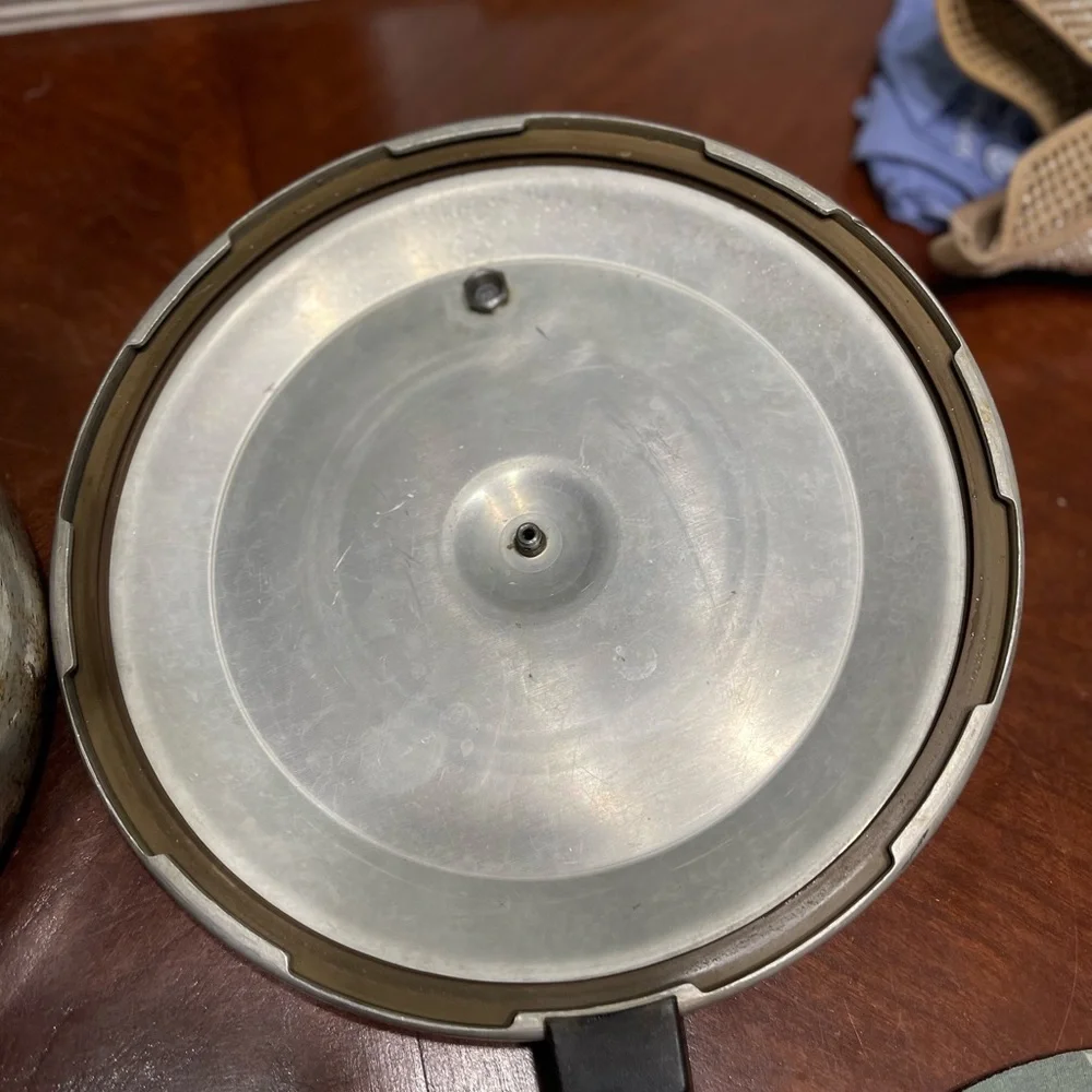 Vintage MIRRO-MATIC Pressure Cooker m-0436